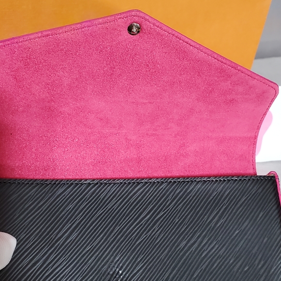 Authentic Louis Vuitton Epi Black Felicie Pochette (SOLD) - Picture 6 of 16